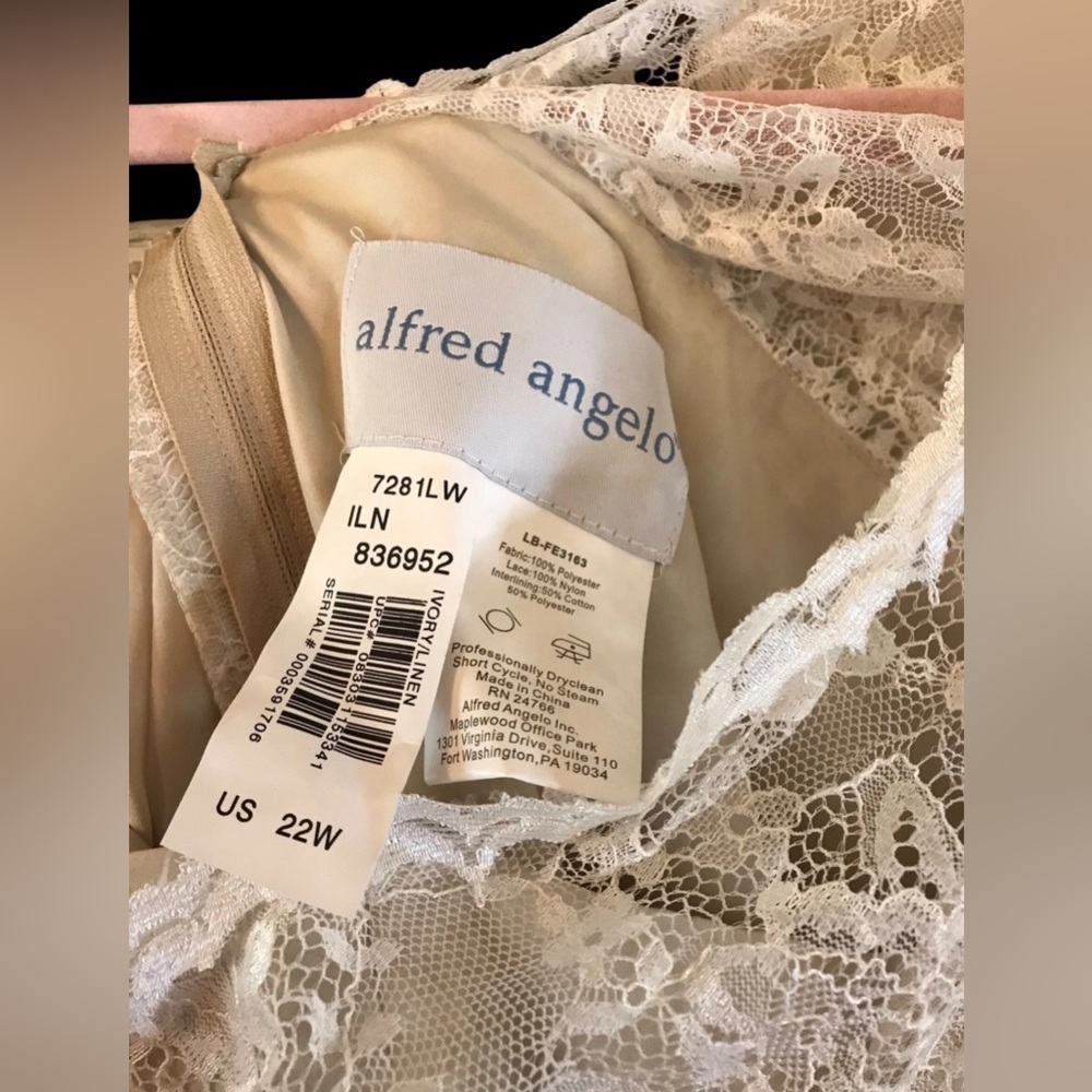 NWOT Alfred Angelo Lace Overlay One Shoulder Ivory Wedding Dress Size‎ 22 W - Picture 4 of 5